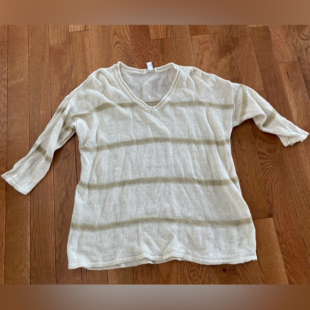 Chico womens 3 light weight sweater top gold thread accent- perfect for spring